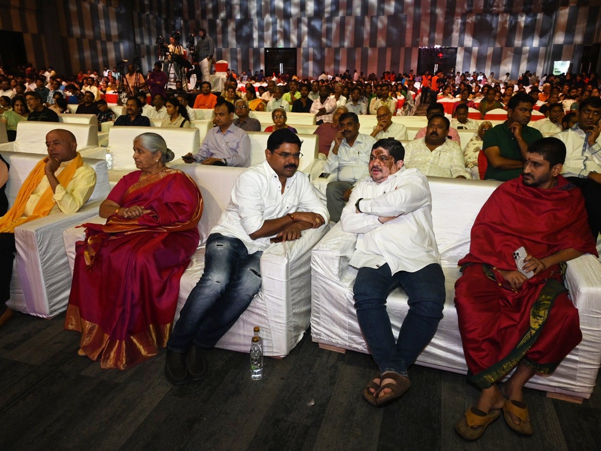 Celebrities Buzz At Kalamandir Foundation Day Celebration