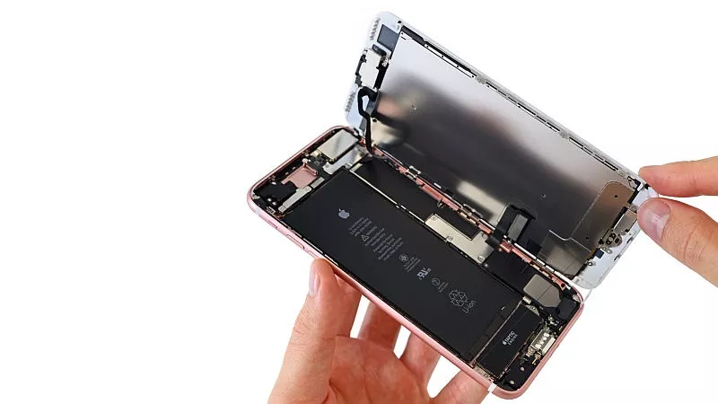 iPhone Battery Replacement Cost Now Down to Rs. 2,000 (All-Inclusive) - Sakshi