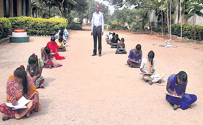 school headmasters negligence towards students - Sakshi