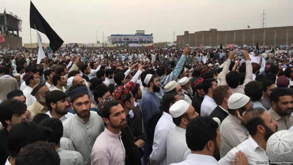 Thousands of Pashtun tribesmen rally against security forces in Pakistan, protest for right to live without fear - Sakshi