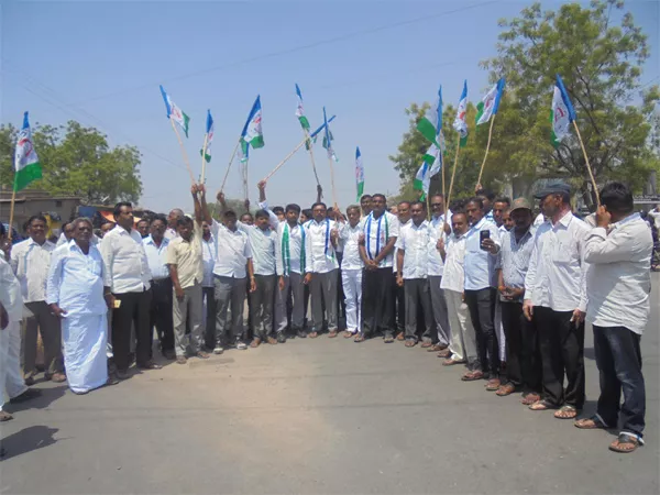 Chandrababu Naidu Chietting For State Peoples - Sakshi