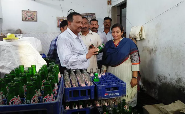 Vigilance Attacks On Cool Drink Centre In Visakhapatnam - Sakshi