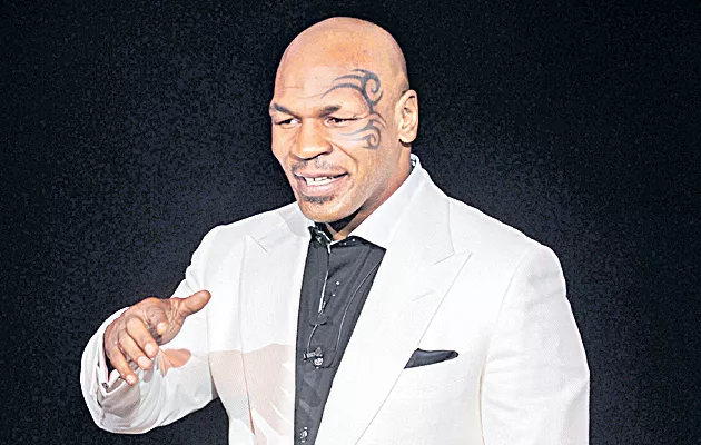 Boxer Mike Tyson to come to India for the first time - Sakshi