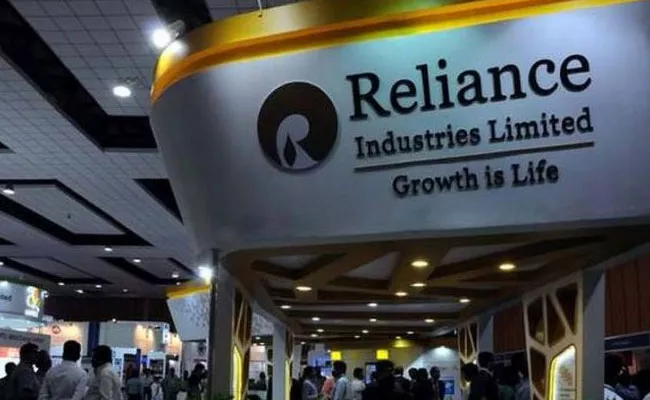Reliance Industries hit a market cap of over Rs. 8 lakh crore - Sakshi