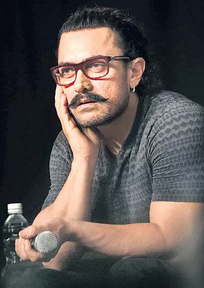 Aamir Khan To Dub 'Thugs Of Hindostan' In Tamil And Telugu Languages - Sakshi