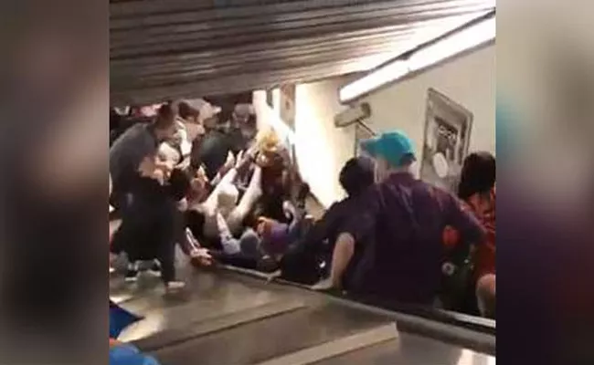 In Rome Escalator Malfunction Cause 20 Injured - Sakshi