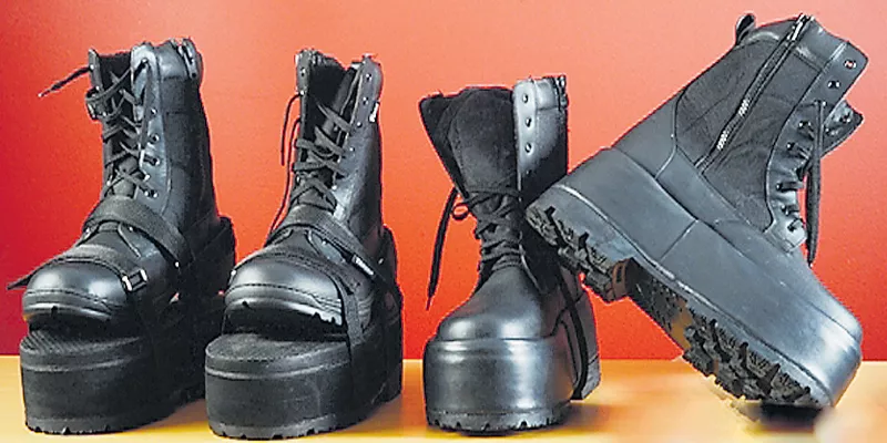 Anti-mine boots procured for soldiers in forward posts in J&K - Sakshi