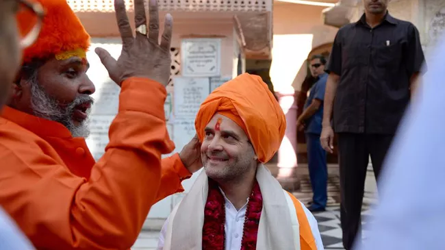 Rahul Gandhi Reveals His Caste And Gotra In Rajasthans Pushkar Temple - Sakshi