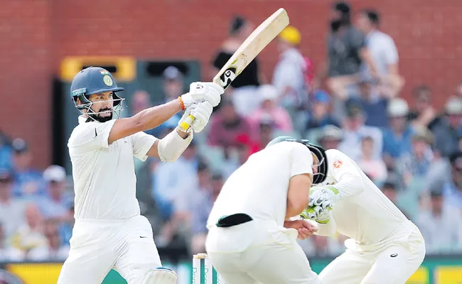  India lead Australia by 166 runs at Stumps on Day 3 - Sakshi