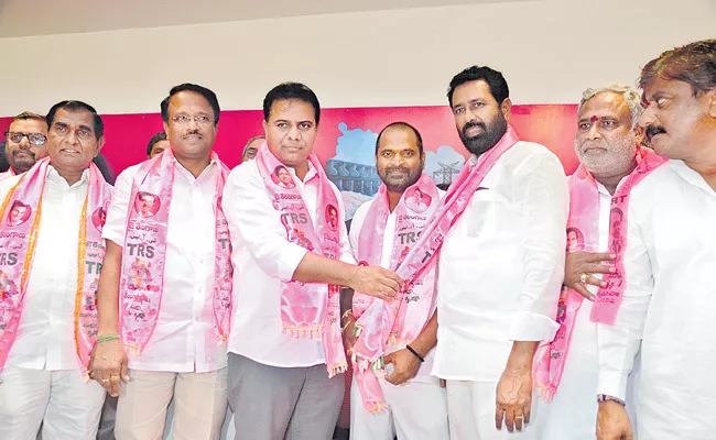 Two MP seats in Palamore should be won by a huge margin - Sakshi