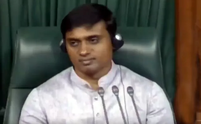 MP Mithun Reddy In Speaker Chair Holds Lok Sabha As Panel Speaker - Sakshi