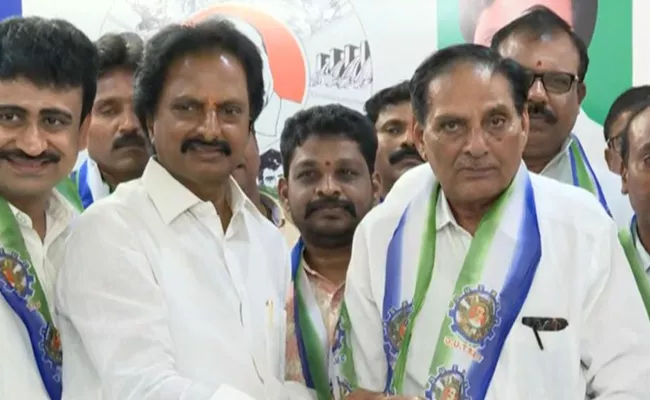 TDP Trade Union Leaders Join YSRCP In Vijayawada - Sakshi