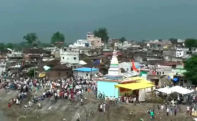 Traditional Stone Festival In Chhindwara District Madya Pradesh - Sakshi