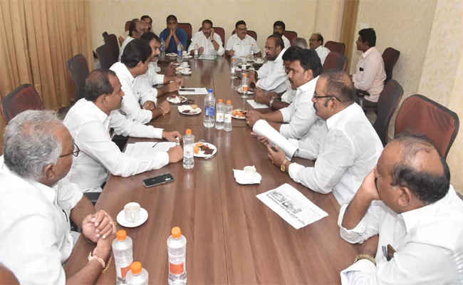 Sattenapalli YSRCP MLAs Protest Against TDP Leaders Kodela Shiavaprsad And Srinivasa Rao - Sakshi