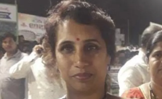 Kodela Daughter Vijayalaxmi Attended For Court - Sakshi