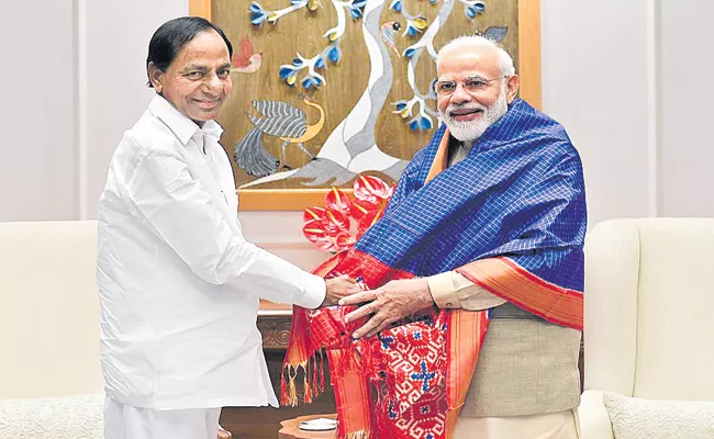 KCR Request PM Modi For Financial Support To Krishna Godavari Linking - Sakshi