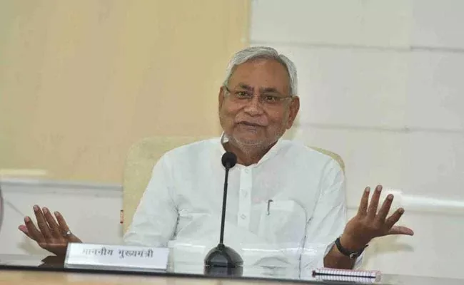 Government Vehicles Older Than 15 Years Banned In Bihar - Sakshi
