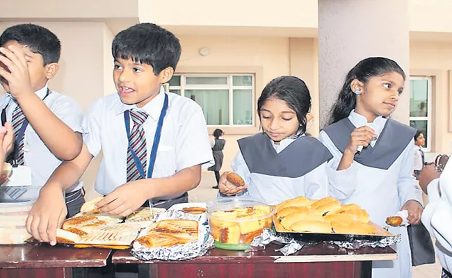 FSSAI Proposes To Ban Junk Food Promotions In Schools - Sakshi