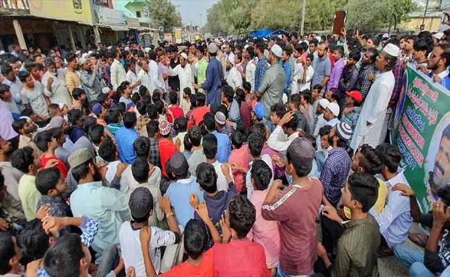 Family Members Protest Rally Over TRS Leader Murder In Nizamabad - Sakshi