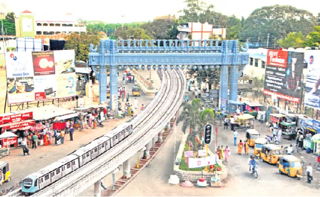 Metro Rail Will Run In Warangal Just Like Hyderabad City - Sakshi