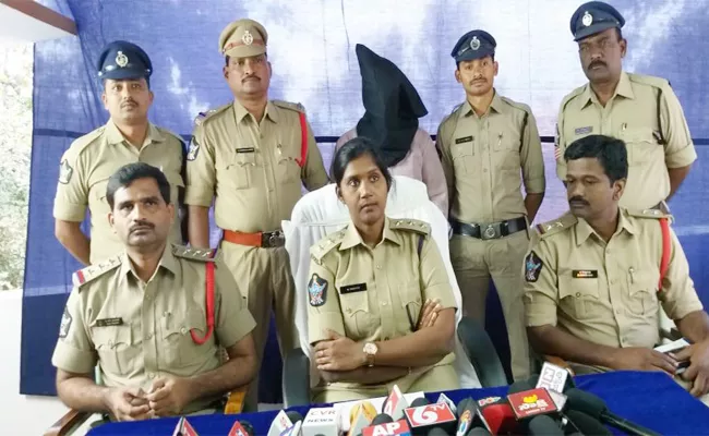 Man Arrest in Woman Murder Case West Godavari - Sakshi