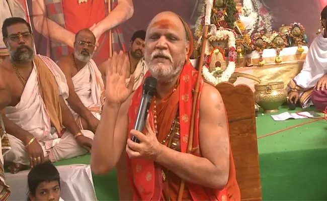 Swaroopanandendra Saraswati Held Chandi Yagam At Sharada Peetham - Sakshi