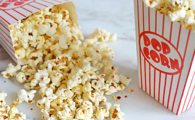 Man Nearly Dies After Getting Popcorn Stuck Between Teeth London - Sakshi
