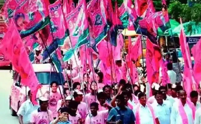 TRS Leaders Waiting For The Nominated Posts In Telangana - Sakshi