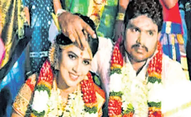Tamilnadu Sub Collector Ask Free Medical Service As Dowry - Sakshi