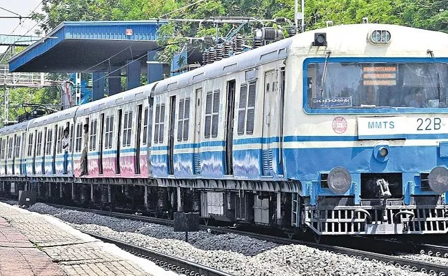 12 MMTS Trains Are Available On Janata Curfew In Hyderabad - Sakshi