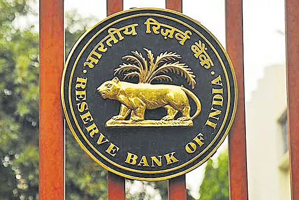 Supreme Court directive to RBI on loan repayment moratorium - Sakshi