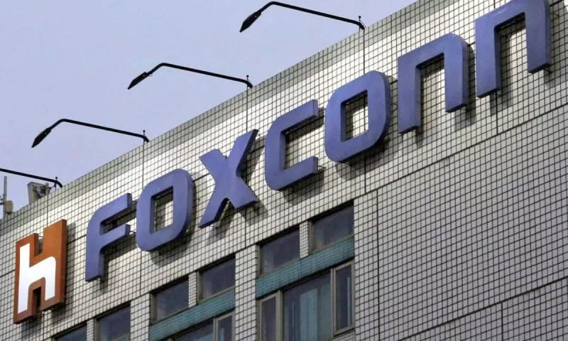 Foxconn to invest 1 billion dollars in Tamilnadu plant  - Sakshi