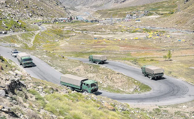 Indian Army fully geared to fight full fledged war in eastern Ladakh - Sakshi