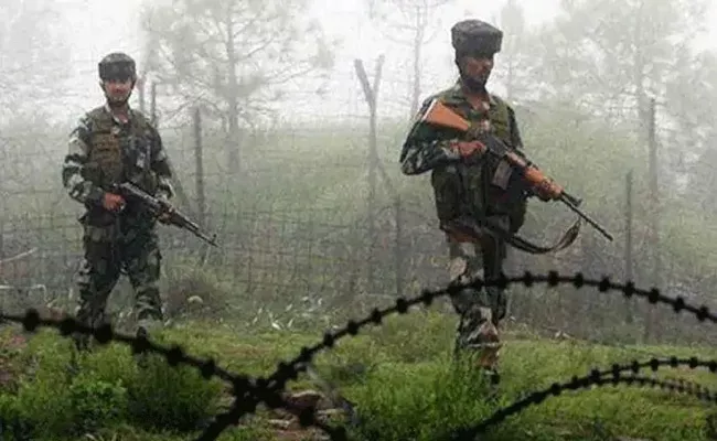 19 Indians Pakistan custody for illegally crossing border - Sakshi