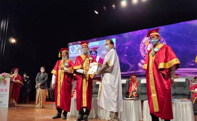 Telangana State DGP Mahender Reddy Has Completed His PhD - Sakshi