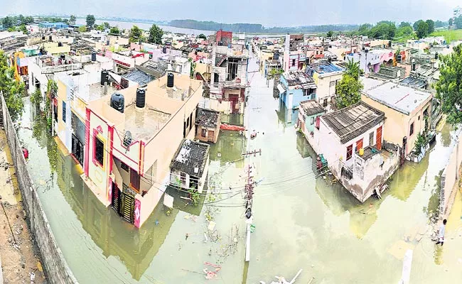 Heavy Rains In Hyderabad For Another Three Days - Sakshi