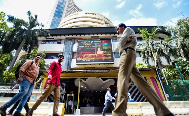 Market open in negative zone- Banks, Auto up - Sakshi
