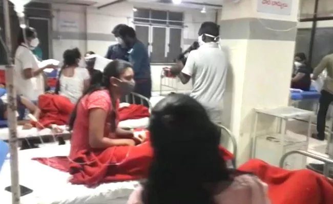 Junior Doctors Fall Illness Due To Food Poisoning In Adilabad RIMS - Sakshi