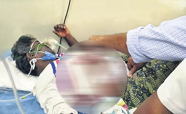 Brutal Assasinate In Hospital - Sakshi