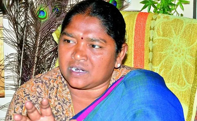 Nampally Court Issues Non Bailable Warrant To Congress MLA Seethakka - Sakshi