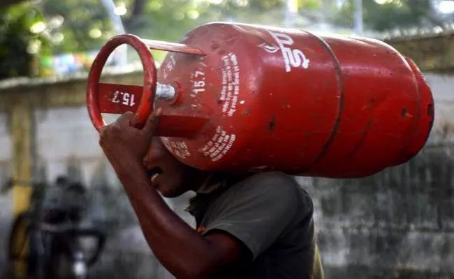 LPG Consumption Up 7 3 percent Despite Price Rise - Sakshi