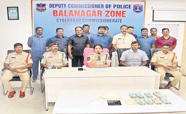 Police Held PHD Man And 2 Other Seized Above Rs 8 Crore In Hyderabad - Sakshi