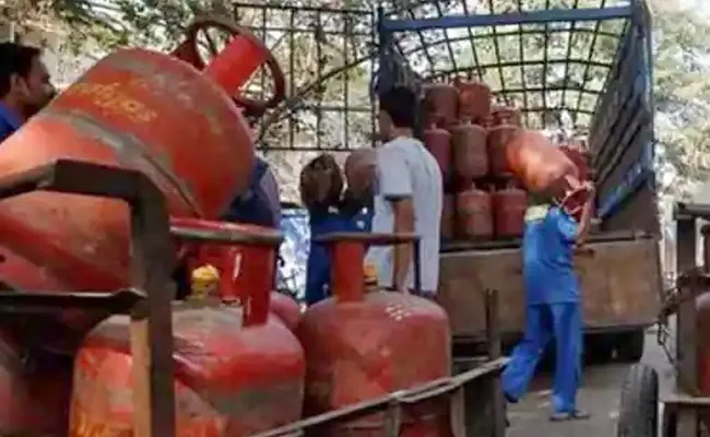 LPG Cylinder Prices To Become Cheaper From April - Sakshi