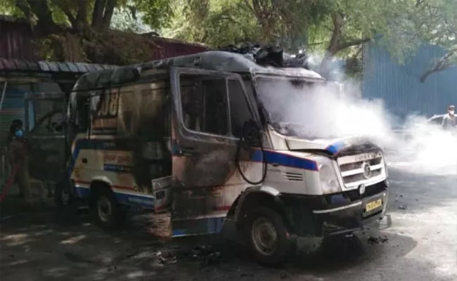 Ambulance Catches Fire In Coimbatore Due To Oxygen Leak No One Injured - Sakshi