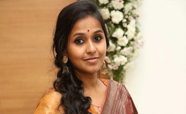 Singer Smita Donates 100 Oxygen To Covid Care Centers - Sakshi