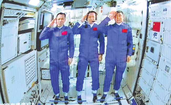 Three Chinese Astronauts Enter Space Station After Successful Operation - Sakshi