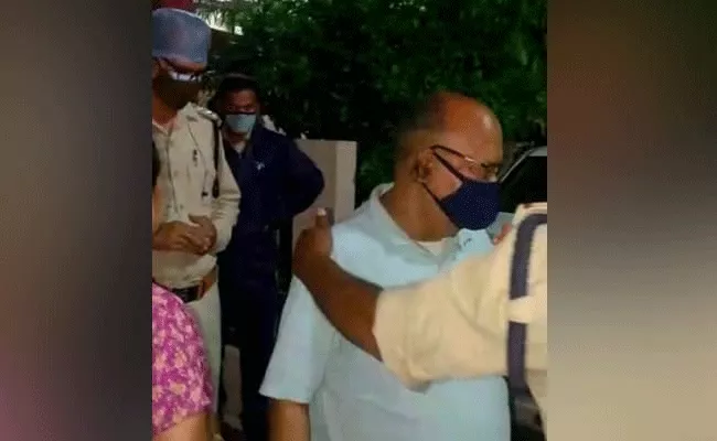 Indore Man Shoots Dead Neighbour s Pet Dog For Biting Wife: Police - Sakshi