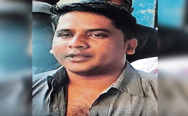 Moghalpura: Rowdy Sheeter Threatens Police Inspector - Sakshi