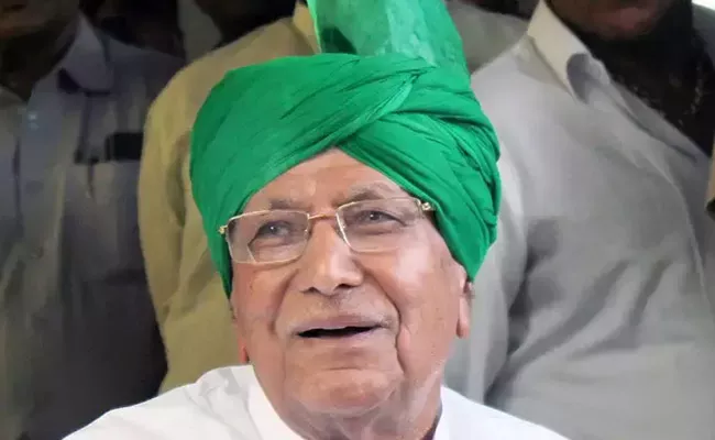 Ex Haryana Chief Minister Om Prakash Chautala Return from Tihar Jail - Sakshi