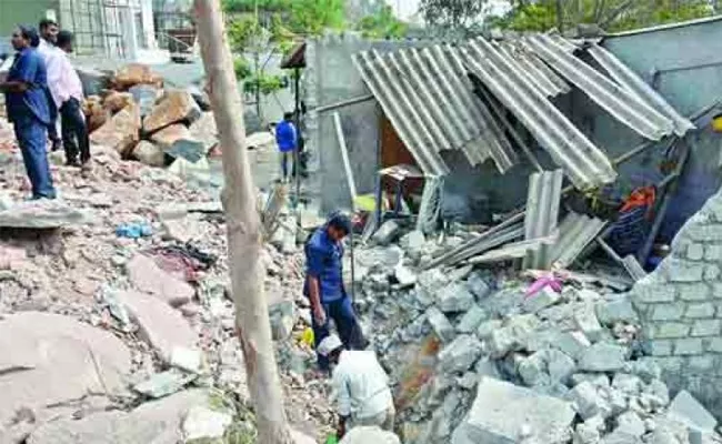 Chittoor: Detonator Blast In Madanapalle Industrial Park Area By Dmart Management - Sakshi
